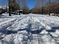 01 今日は秩父ミューズパークに雪の様子を見に行ってみました。スカイロードはご覧のような状態です。雪も10cmほど残っています。iPhone SE