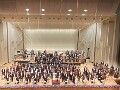 02 曲目はHIMARIさんのバイオリンとLSOでプロコフィエフ / バイオリン協奏曲第2番ト短調 作品63、そしてLSOでショスタコーヴィチ / 交響曲第5番ニ短調作品47。プロコフィエフは最初の１音から感情のこもった深い音色で鳥肌が立ちました。そしてアンコールのバッハ/サラバンドはこれだけでもHIMARIさんの才能の一端が垣間見れる素晴らしい演奏でした。後半のショスタコーヴィチはさすがLSOという圧巻の演奏で場内には大きな歓声が沸きました。素晴らしい秋の1日でした。なおこの模様は11月8日(日)午後9時よりNHKEテレで放送されます。※写真は演奏後のカーテンコールが撮影可のため撮影できました。
